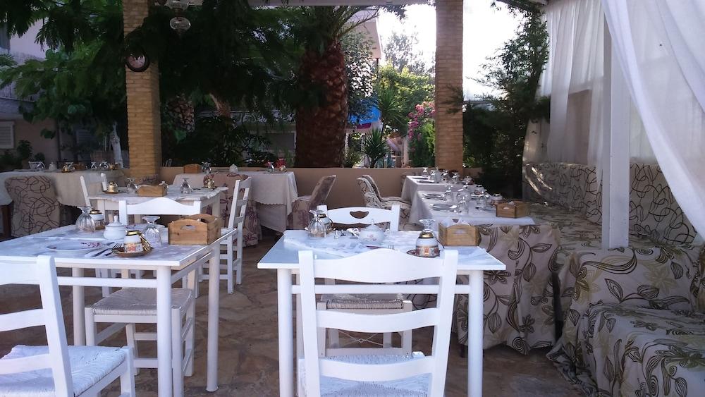 Villa Olga Lounge Hotel Лигия Екстериор снимка